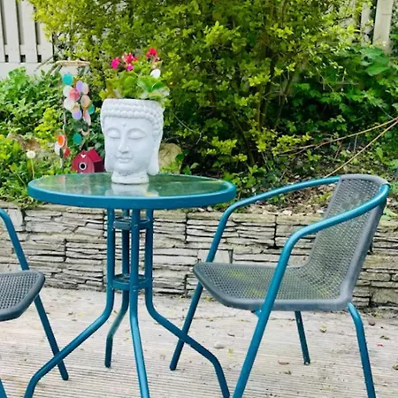 Peaceful Spacious Double In Warm Friendly *
