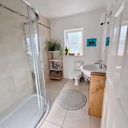 Peaceful Spacious Double In Warm Friendly منزل للإقامة